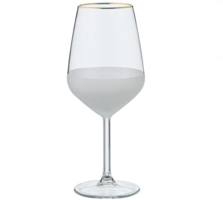 Бели чаши за вино